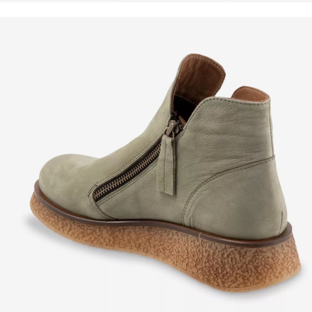 Bueno Phoenix Olive suede bootie, 10.5/41 , PG1463 - Picture 3 of 11